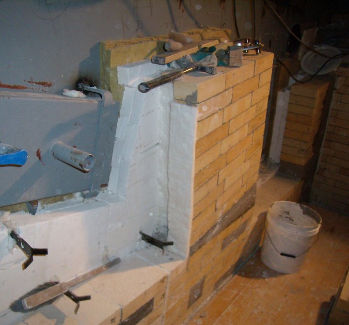 Kotel na biomaso 1 - Prikaz postopka obzidave v kurišču (1)